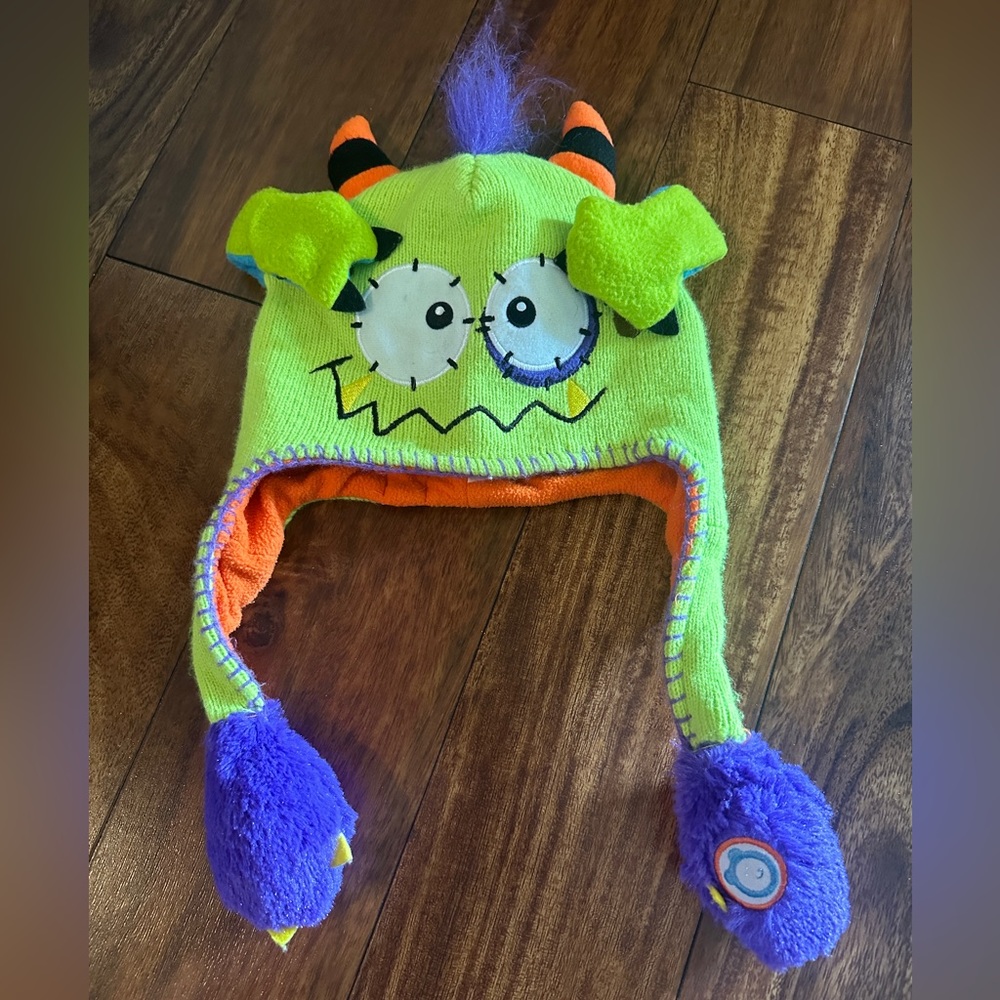 Flipeez monster winter hat